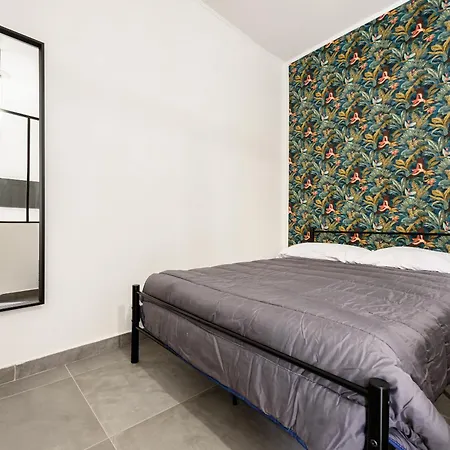 In Sanita Historic District Apartment *